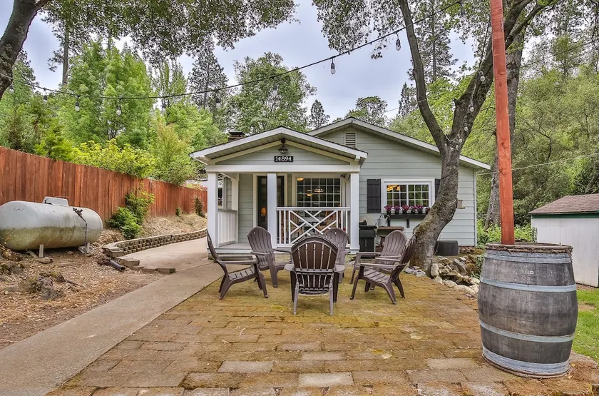 Chalet Vigne - 2 bedroom wine country cottage - Image 1