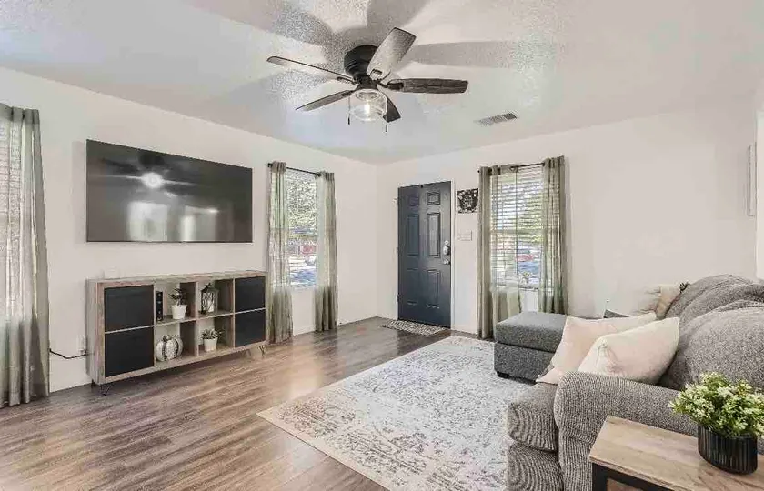 Relaxing 3BR w/ Waffle Bar•Lackland BMT•Seaworld - Image 1