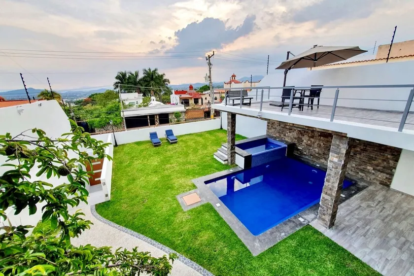 Luxurious New House!! 4 suites Air conditioning. - Image 1