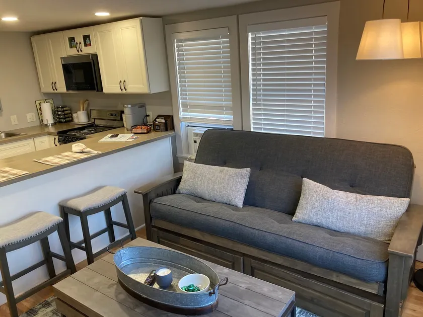 1 Bedroom by KU Stadium & Downtown Beautiful Space - Image 1