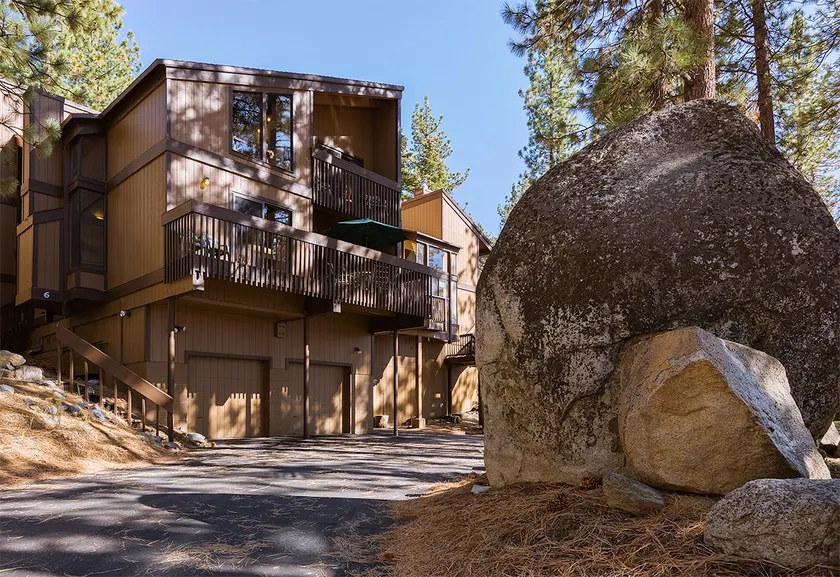 Tahoe Townhouse: Hot tub, quiet, private, Slps 8 - Image 1