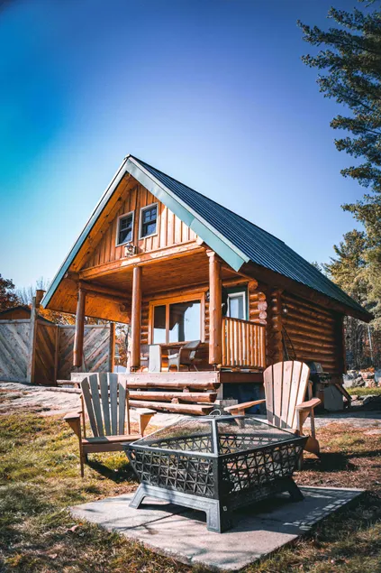 Log Cabin on the Lake Bed and Breakfast - Image 1