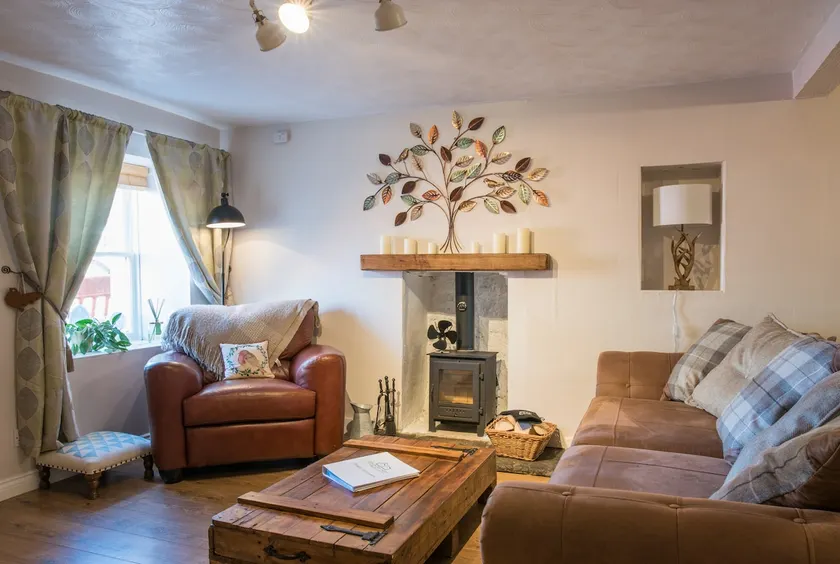 COUNTRY NEST- Cosy Spacious Holiday House - Image 1