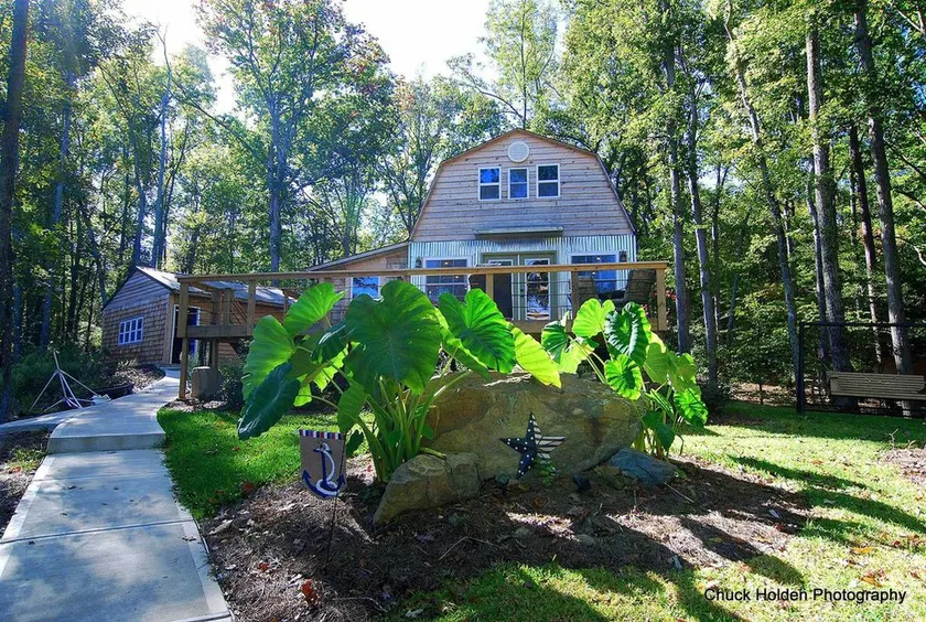 Unique Lake Murray Cabin With a Gorgeous View - Image 1
