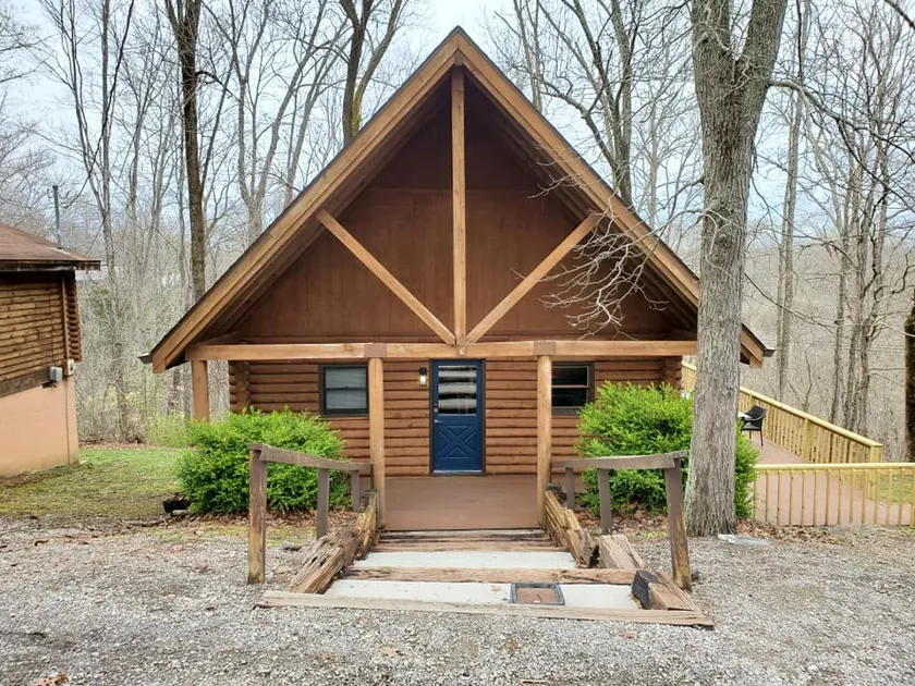 Da Bears Den Lakeside Retreat - Image 1