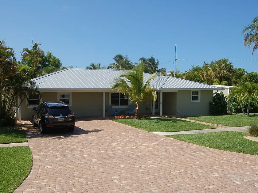 Nicely appointed pool house 1 mile to Beach - Image 1