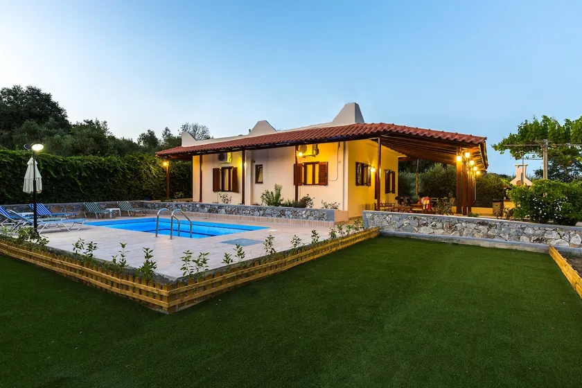 Villa Eden with pool and gardens, near the sea - Image 1