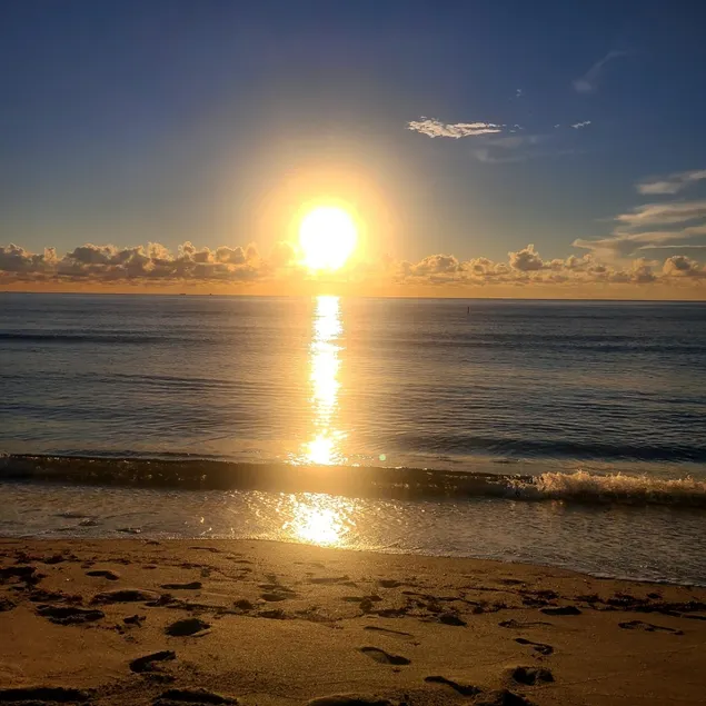Lovely one bedroom apt. 1 block from beach - Image 1