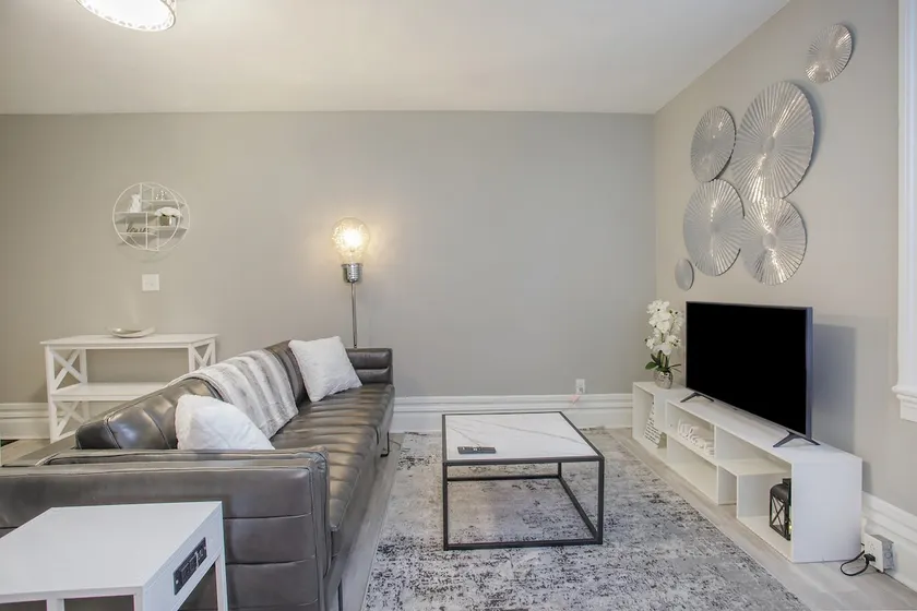 Stunning Couples Retreat - Downtown Getaway - Image 1