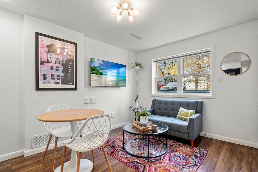 Goosetown Getaway -- 10 min walk from downtown and campus - Image 1