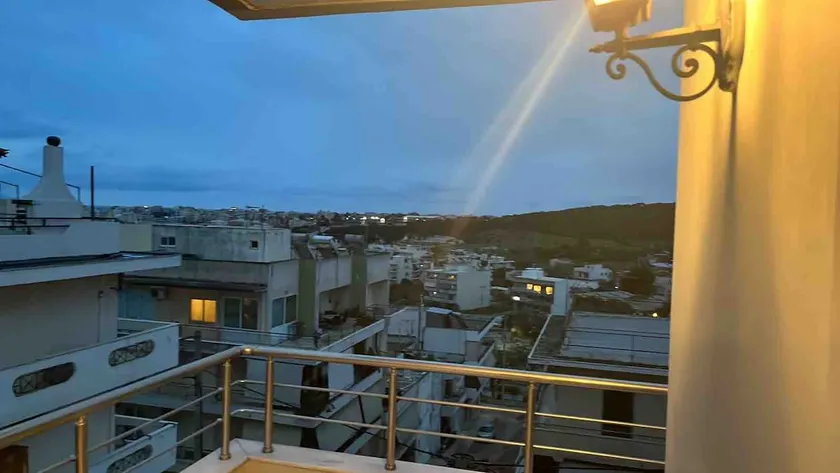 Beautiful apartment in Rafina - Image 1