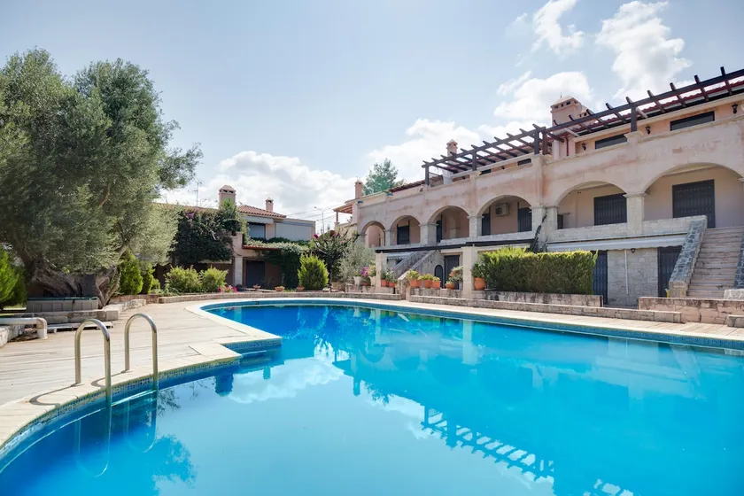 Luxury 2br apartment 50m from beach - Image 1