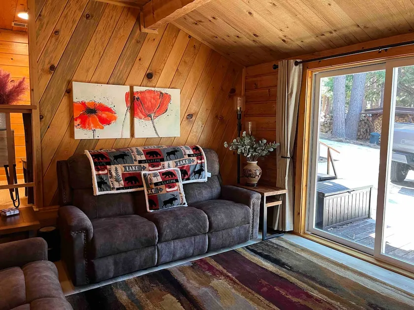 Beautiful and Comfortable Family Log Cabin - Image 1