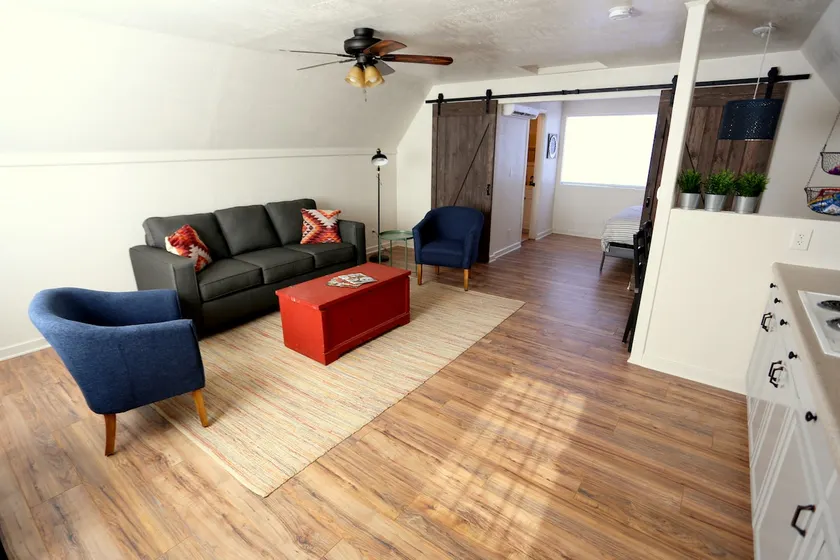 Grand Canyon Farmhouse Loft: Rural Retreat - Image 1