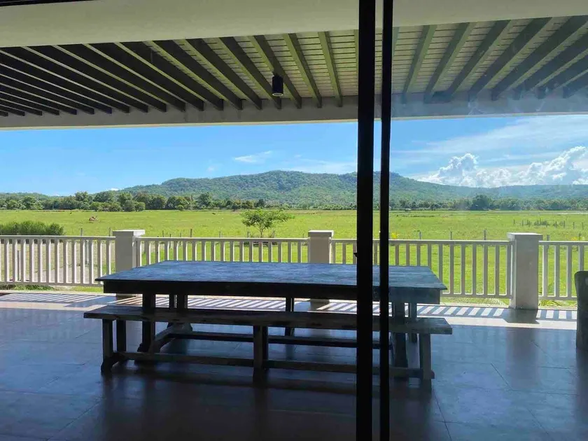 Cozy Batangas Resthouse (Spazio 1) - Image 1