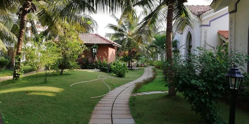 ”Riviera hermitage” Garden View - Image 1