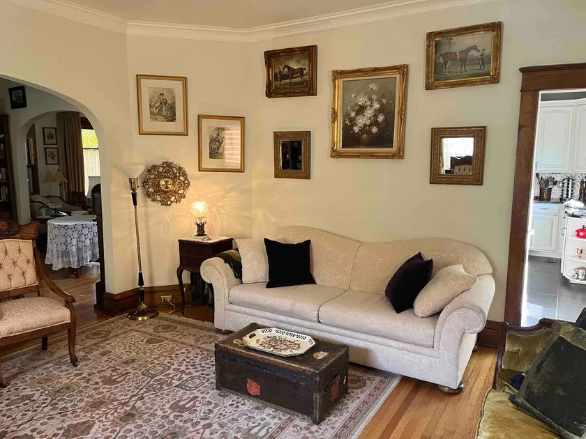 Vintage Haus - Cheerful, Elegant, Old World Modern - Image 1