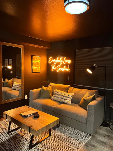 A Moody Getaway in the Heart of Seattle - Image 1