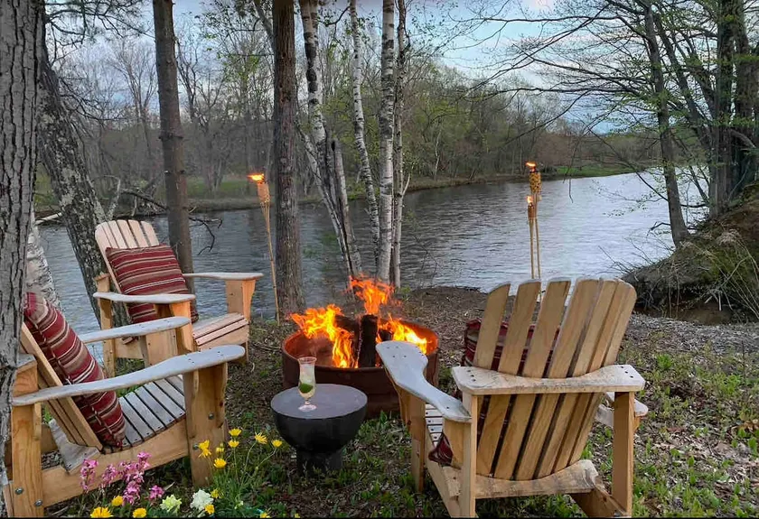 The Paddle House: Riverfront, Rafts, Ultimate Game Room, Hot Tub, Yard Games! - Image 1