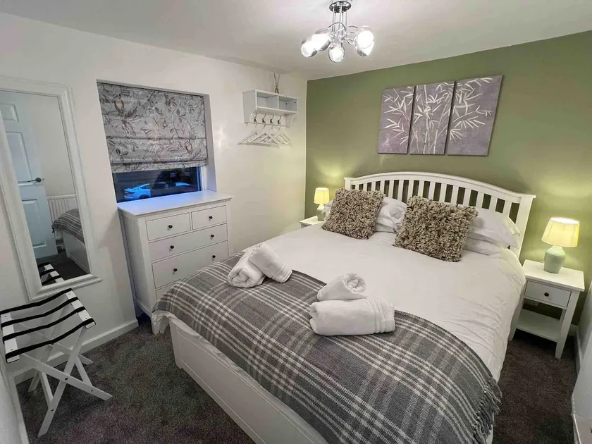 Central Brentwood House - Image 1