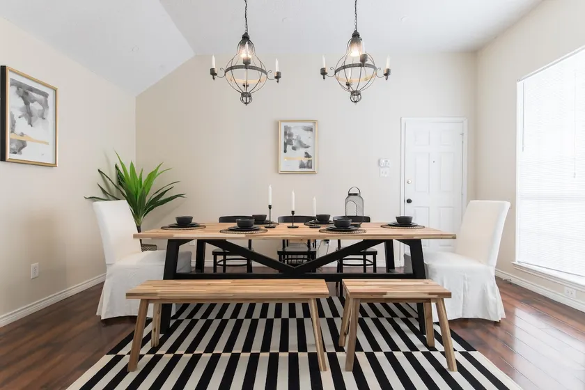 (#2016) Modern Gem 4 Bedroom house with backyard - Image 1