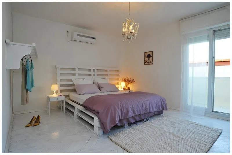 Charming apartment in the Old Town - Image 1