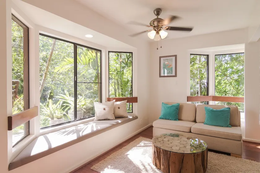 Cozy Tropical Retreat - Image 1