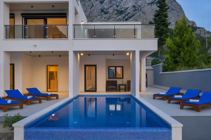Holiday home E w/ pool Makarska Riviera - Image 1