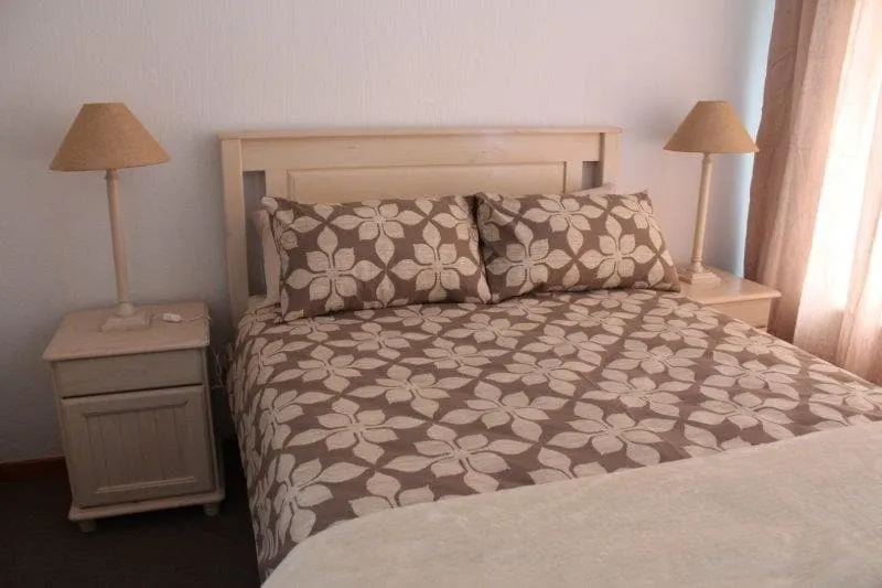 2.107-Conveniently located self catering Apartment - Image 1
