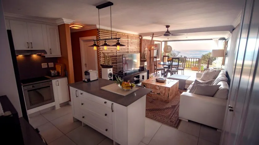 4 Dolphin Views Beachfront Apt. with Private Pool - Image 1