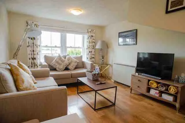 Duplex apartment centrally located with parking - Image 1