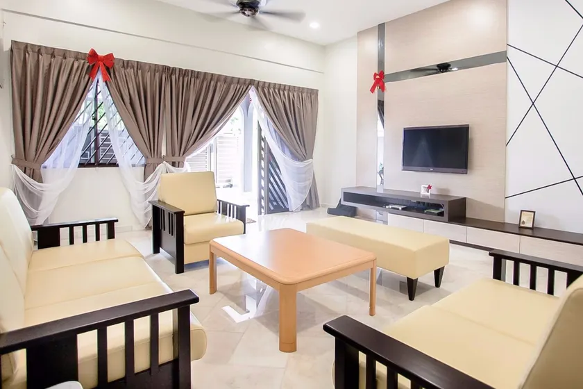 Semi-D Muar (75A) ♦ 10pax+ ♦ Family suites - Image 1