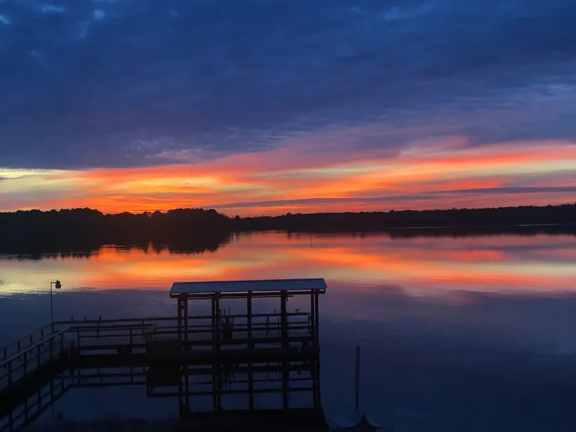 Lake Front Paradise, Lake Palestine - Image 1