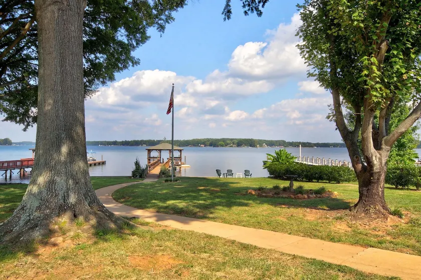 The Eagles Nest on Lake Norman - Image 1