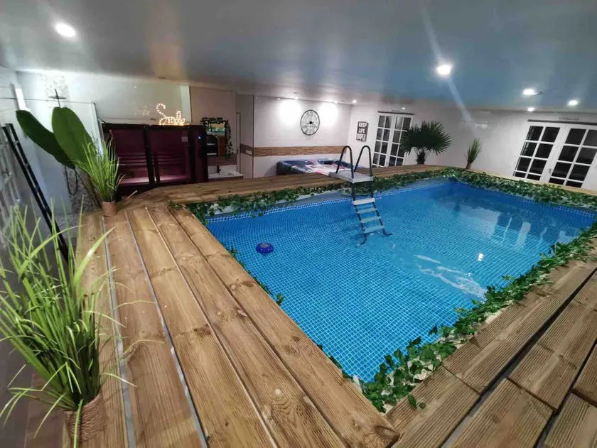 VITOSPA spacious house (pool, jacuzzi, sauna) - Image 1