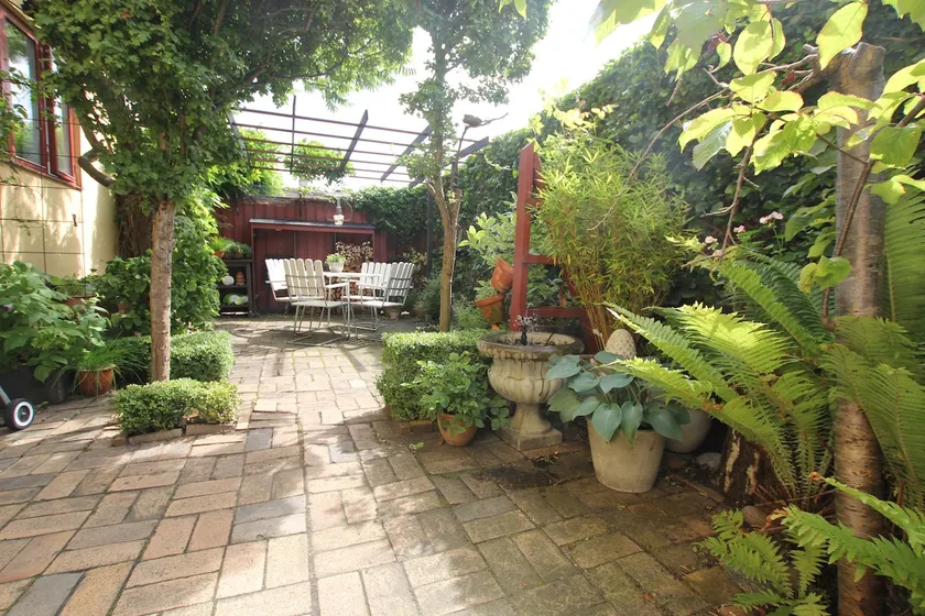 Cozy and comfortable apartment in a cultural neighborhood! - Image 1