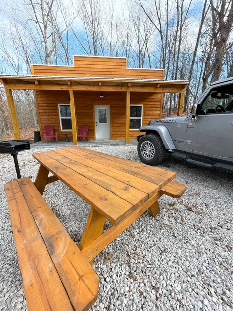 Bourbon Railroad Cabin near Blue Springs Ranch - Image 1