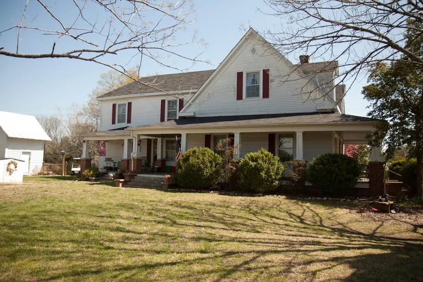 Country Manor - Lower floor - Image 1