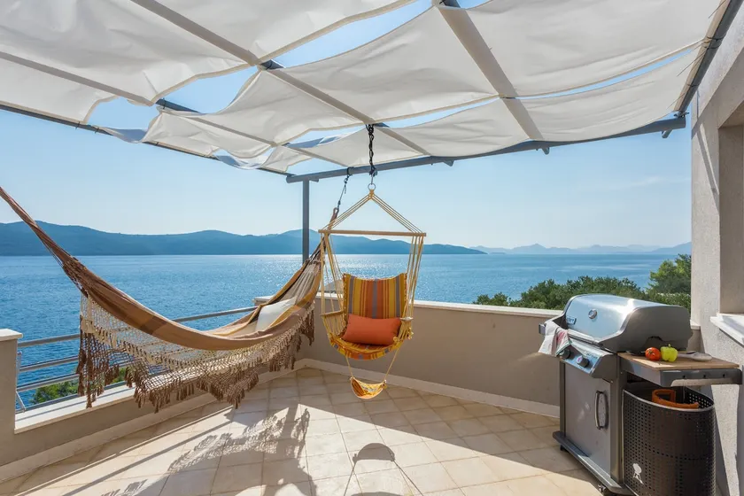 Villa Bonakyra-seafront house with private beach - Image 1