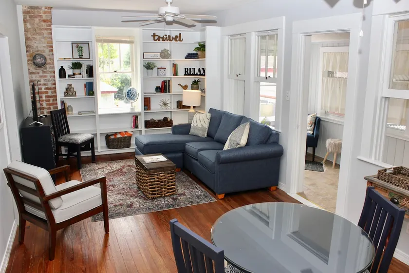 1 Block to Dtown!☆Kitchen☆Free Parking☆Super Clean - Image 1