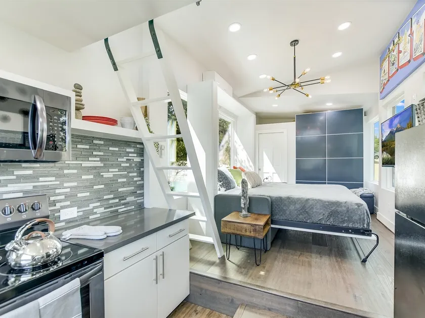 Tree House Tiny Home W Hot Tub - Image 1
