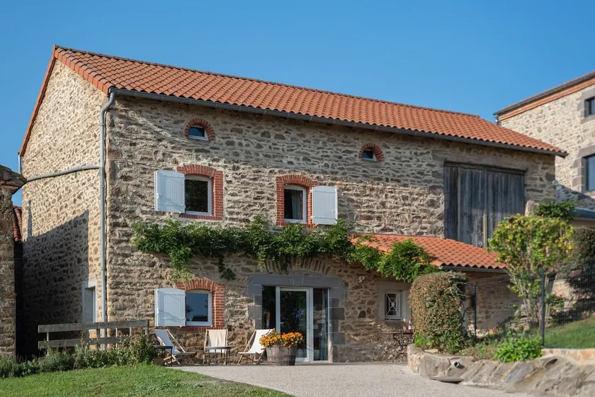 Holiday home with private terrace - Image 1