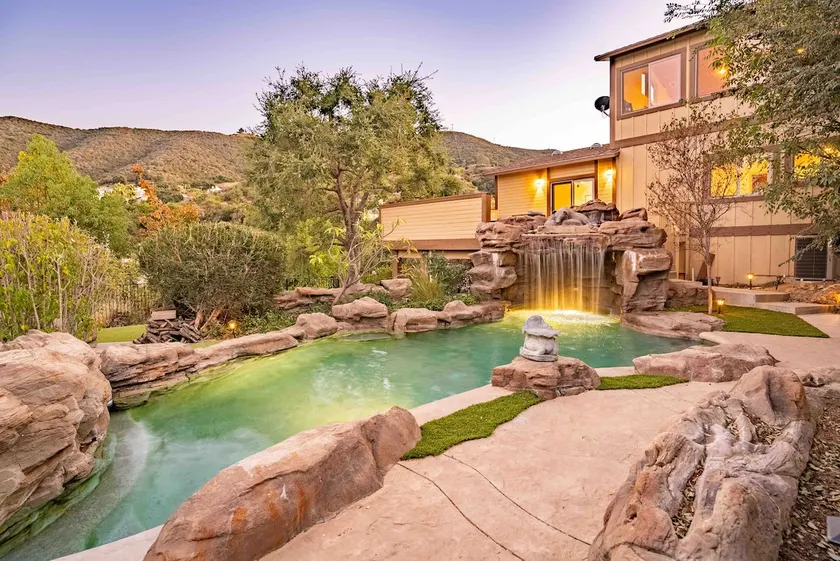 Hillside Oasis: Hot Tub, Grotto, View - Image 1
