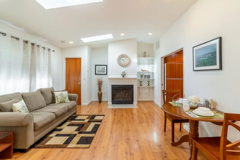 Private spacious suite in Mountain View - Image 1