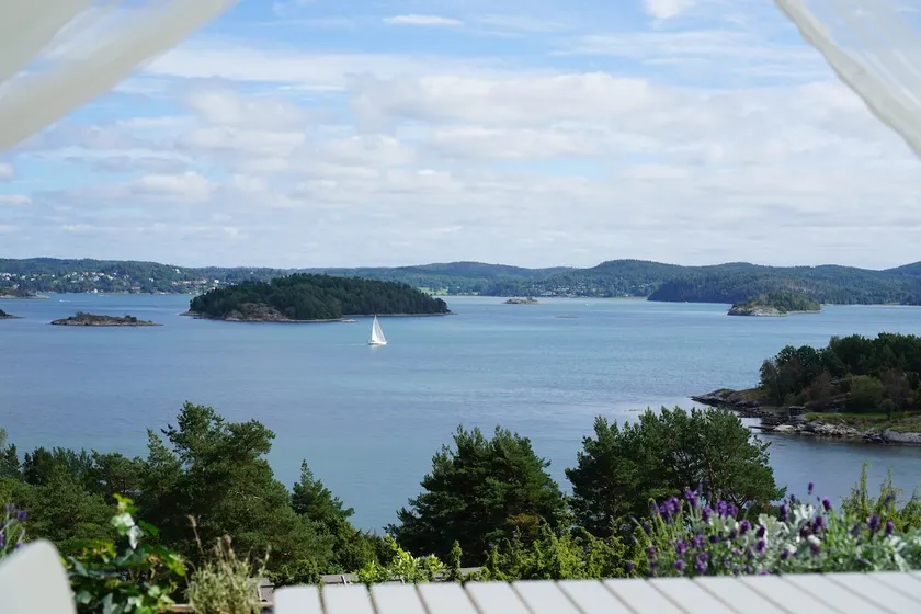 Stylish cottage with panoramic views – built in 2013 - Image 1