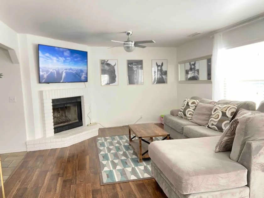 SUPER close to everything!Spacious PV Home - Image 1