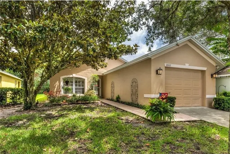 Beliggende i smukke Country Club of Mount Dora - Image 1