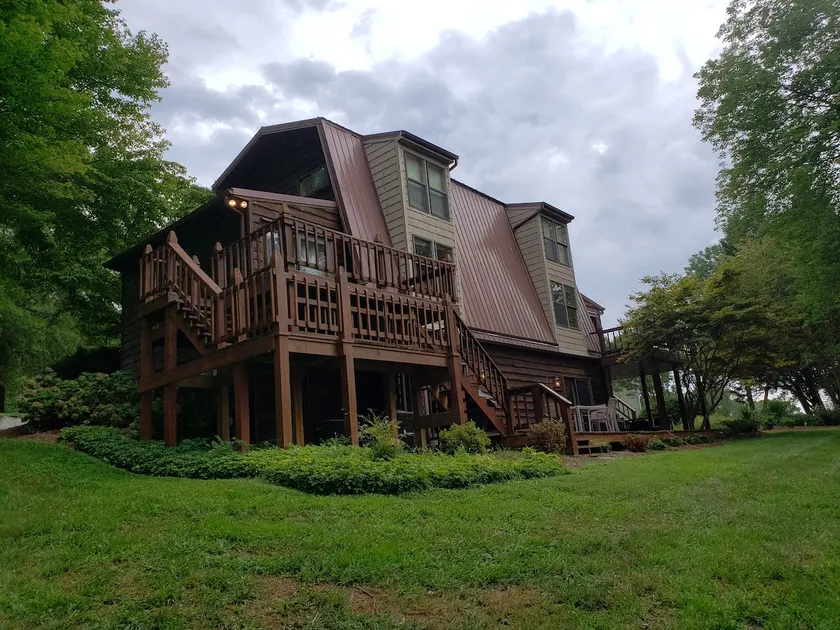 Best views Lake House with Beach, and Large Dock - Image 1