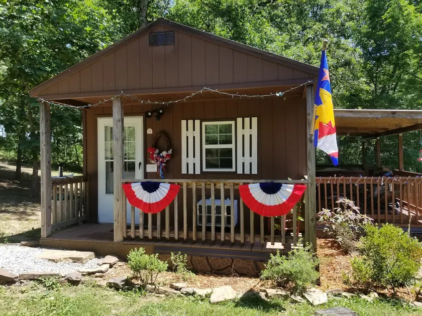 Hummingbird Cabin - Image 1