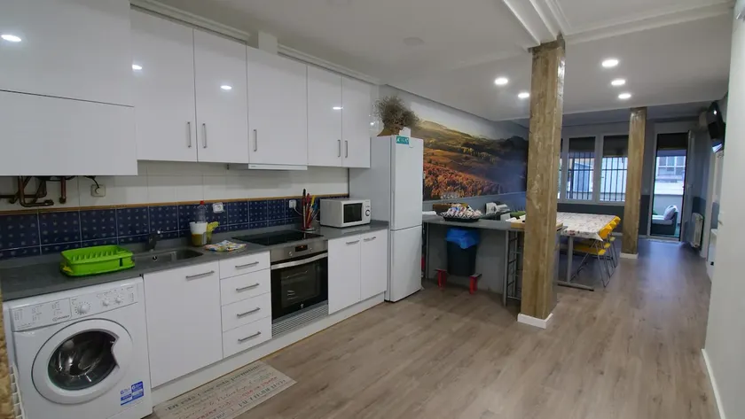 Centrally located apartment, Duquesa 32, with a parking space - Image 1